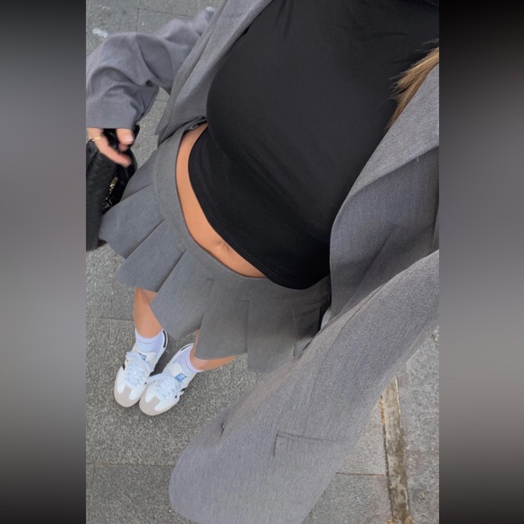 White Fox Boutique Dresses & Skirts - NWT White Fox Boutique gray mini skirt in size US XS